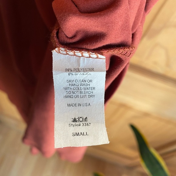 Entro Rust Dress - Picture 4 of 5